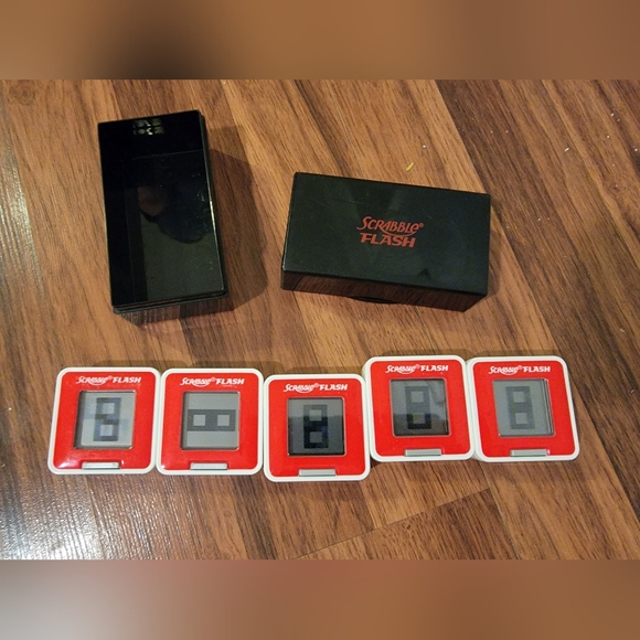 Scrabble Flash Electronic Game - Picture 3 of 3